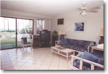 livingroom toward ocean